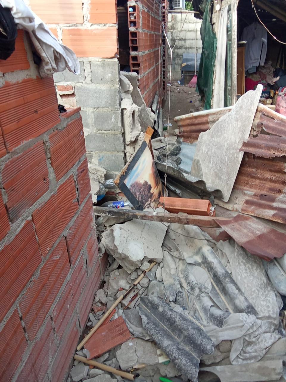 Alcaldía de Malambo entrega ayudas humanitarias a familia damnificada en Villa Esther