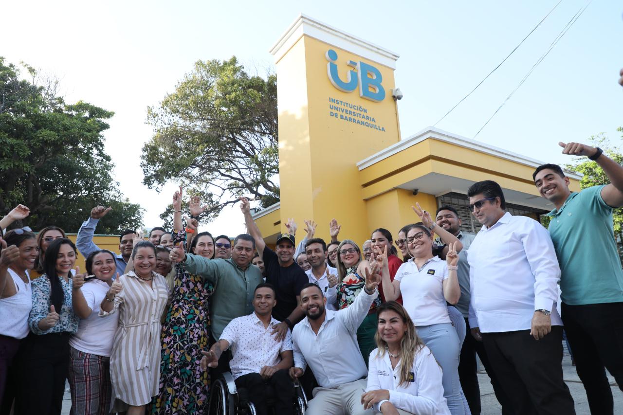 Institución Universitaria de Barranquilla se une a la transición energética con paneles solares