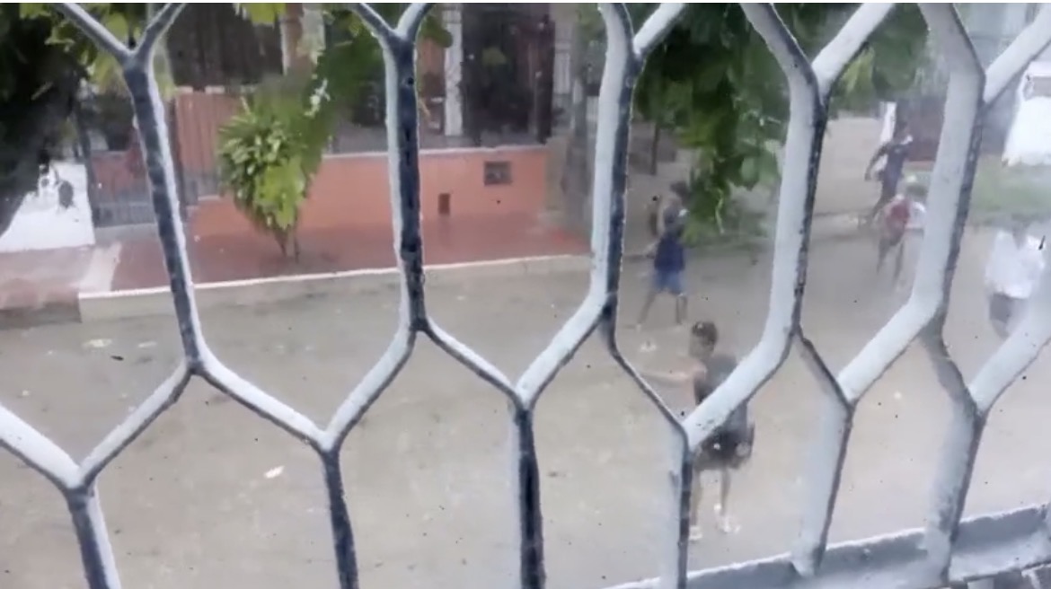 Comunidad de Los Robles pide intervención urgente por enfrentamientos entre jóvenes en polideportivo