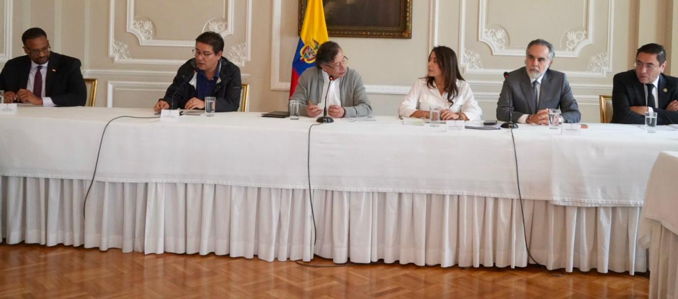 Petro se reunió con misión internacional de observación electoral en la Casa de Nariño