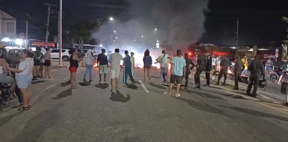Habitantes de Galapa protestan por prolongados apagones y denuncian falta de inversión de Air-e