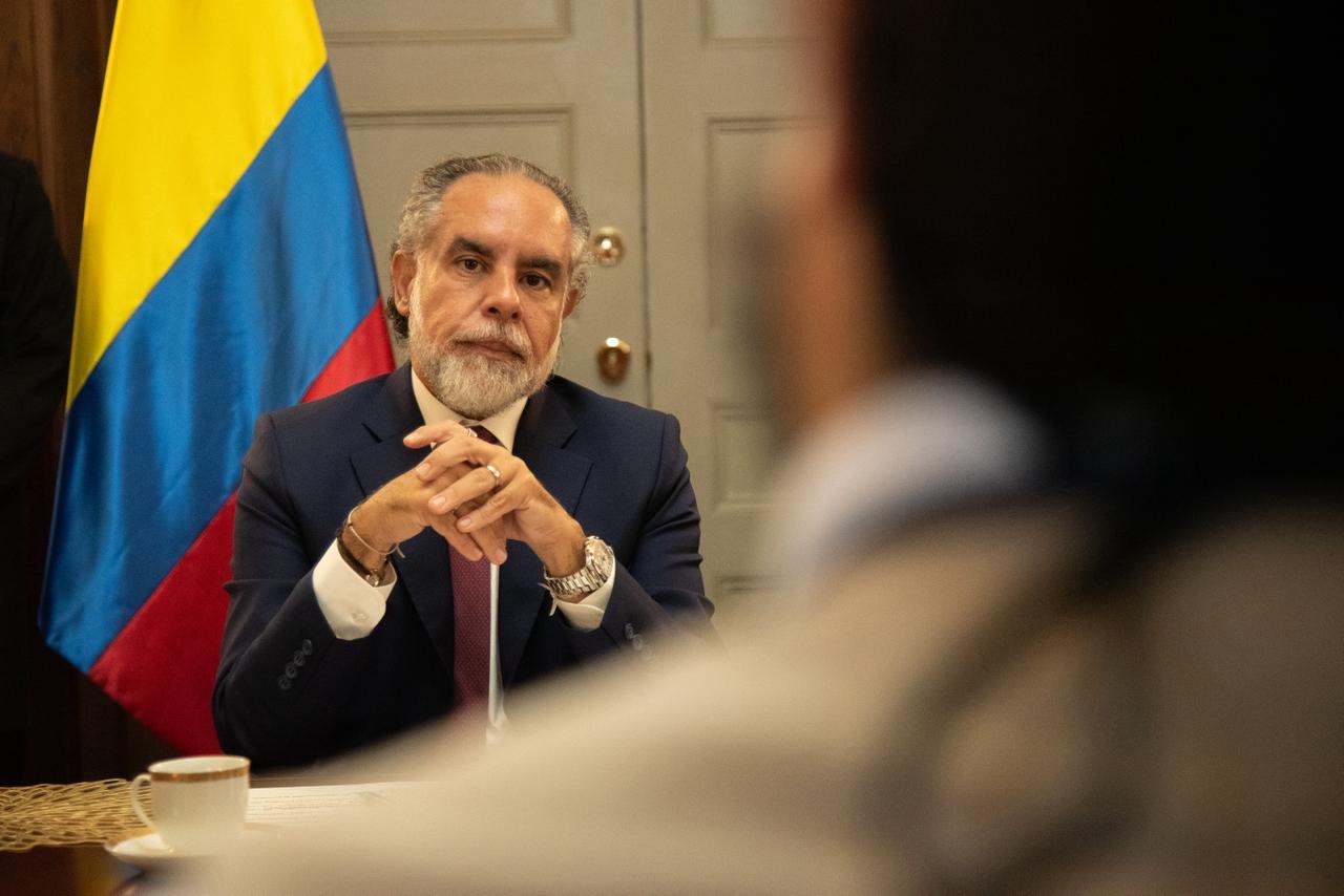 MinInterior y misión de la OEA revisan garantías para la segunda vuelta presidencial