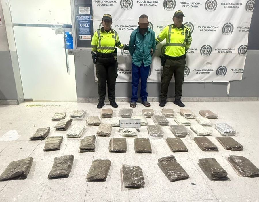 Capturan a hombre que transportaba cerca de 30 kilos de marihuana por la Vía al Mar
