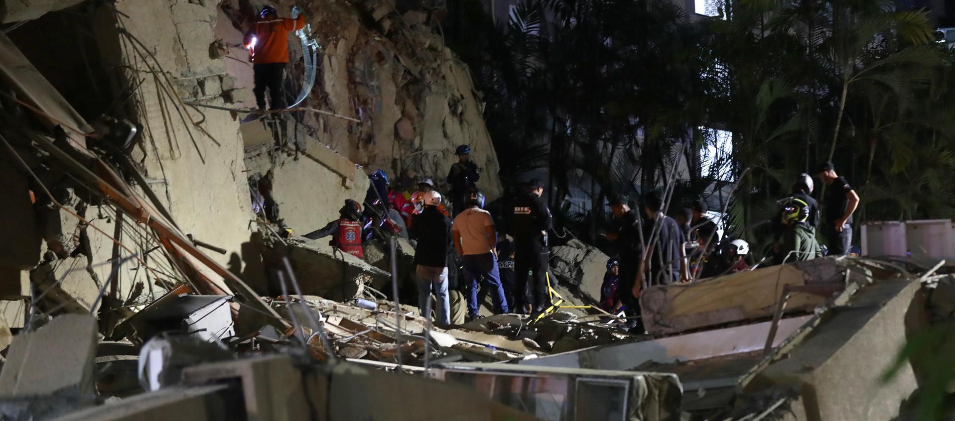 Aumenta a 164 la cifra de muertos y 971 heridos tras terremotos en Venezuela