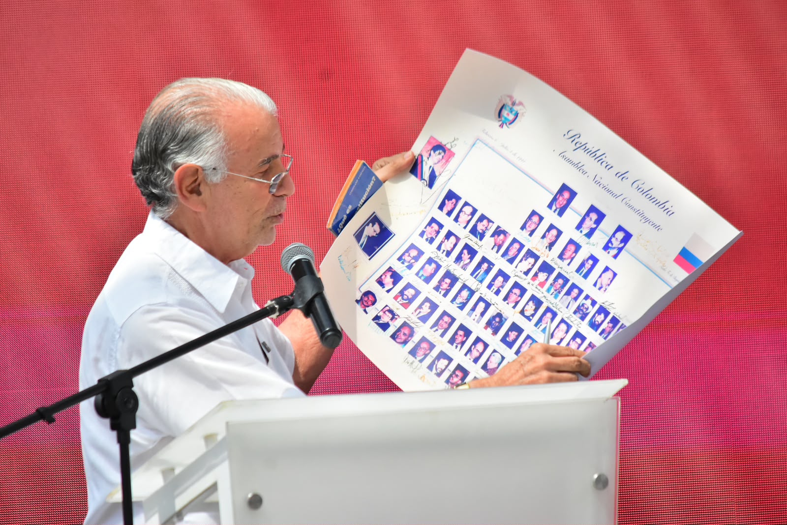 Gobernador Verano convoca a un Gran Referendo por las Regiones para 2027