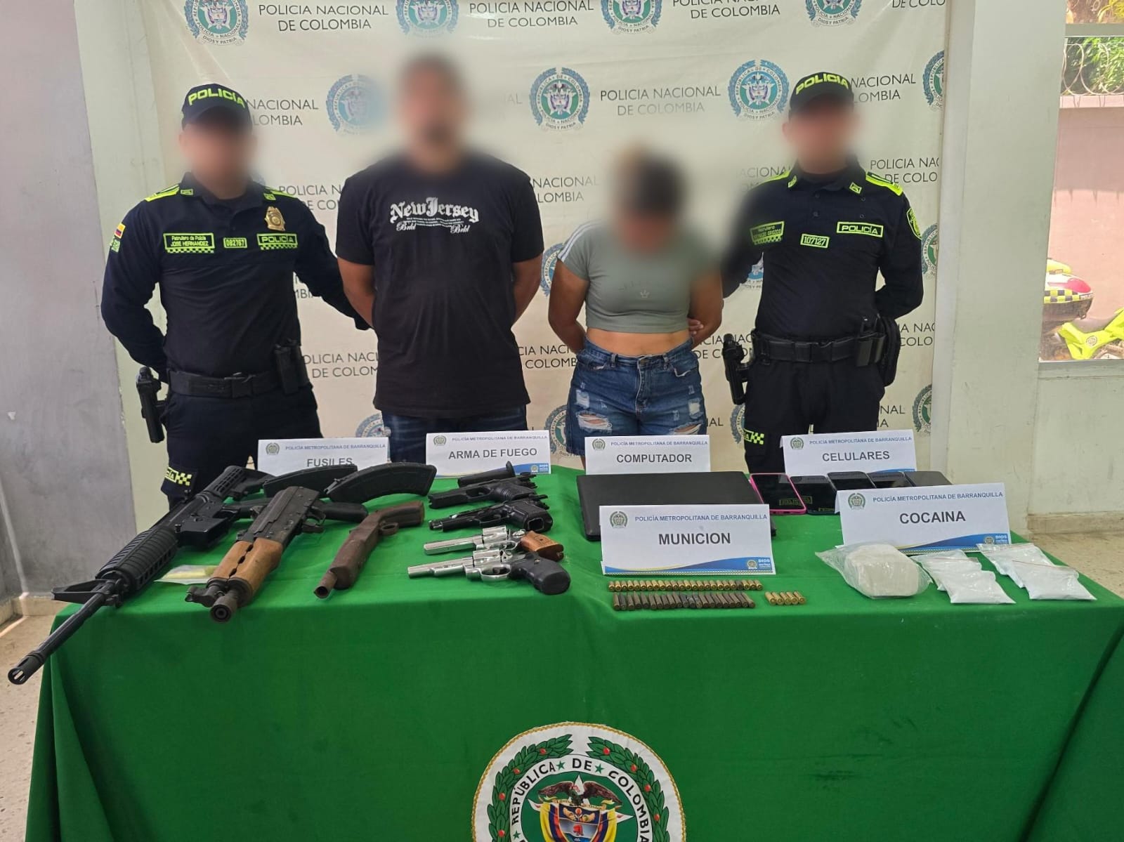 Incautan fusiles, pistolas y droga en operativo contra Los Costeños en Malambo
