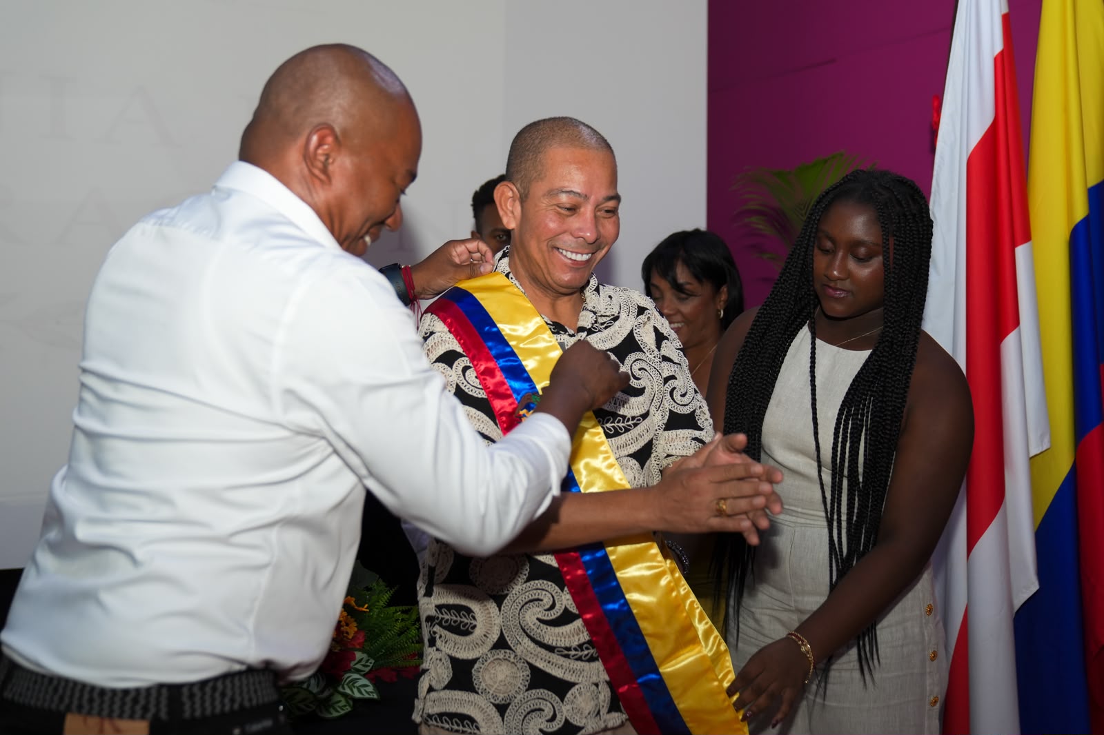 Congreso exalta al director del Carnaval de Barranquilla por su aporte a la cultura afrocolombiana