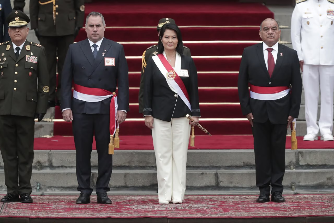 Keiko Fujimori asume como jefa suprema de las Fuerzas Armadas y la Policía de Perú