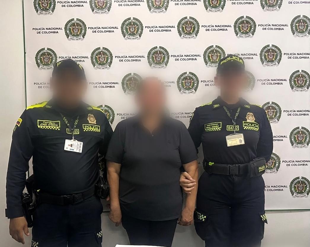 Capturan en el aeropuerto Ernesto Cortissoz a hombre requerido por estafa y tráfico de migrantes