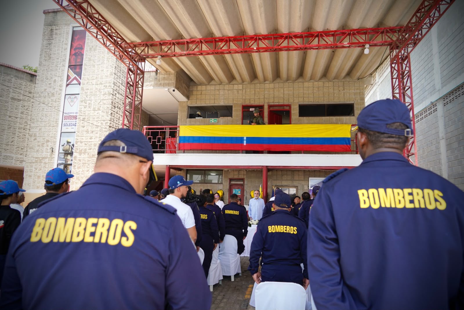 Gobierno fortalece a cuerpos de bomberos del Caribe con entrega de equipos especializados
