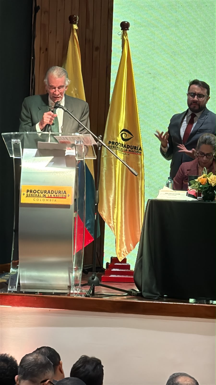 Gobernador Verano pide cambios de fondo para superar la crisis eléctrica en Colombia
