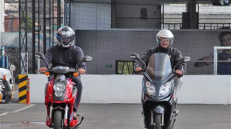 Gobierno reglamenta la micromovilidad en Colombia y fija nuevas normas para vehículos eléctricos livianos
