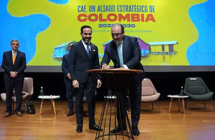Gobierno de Abelardo De la Espriella recibirá los primeros US$700 millones del paquete de US$9.000 millones ofrecido por la CAF