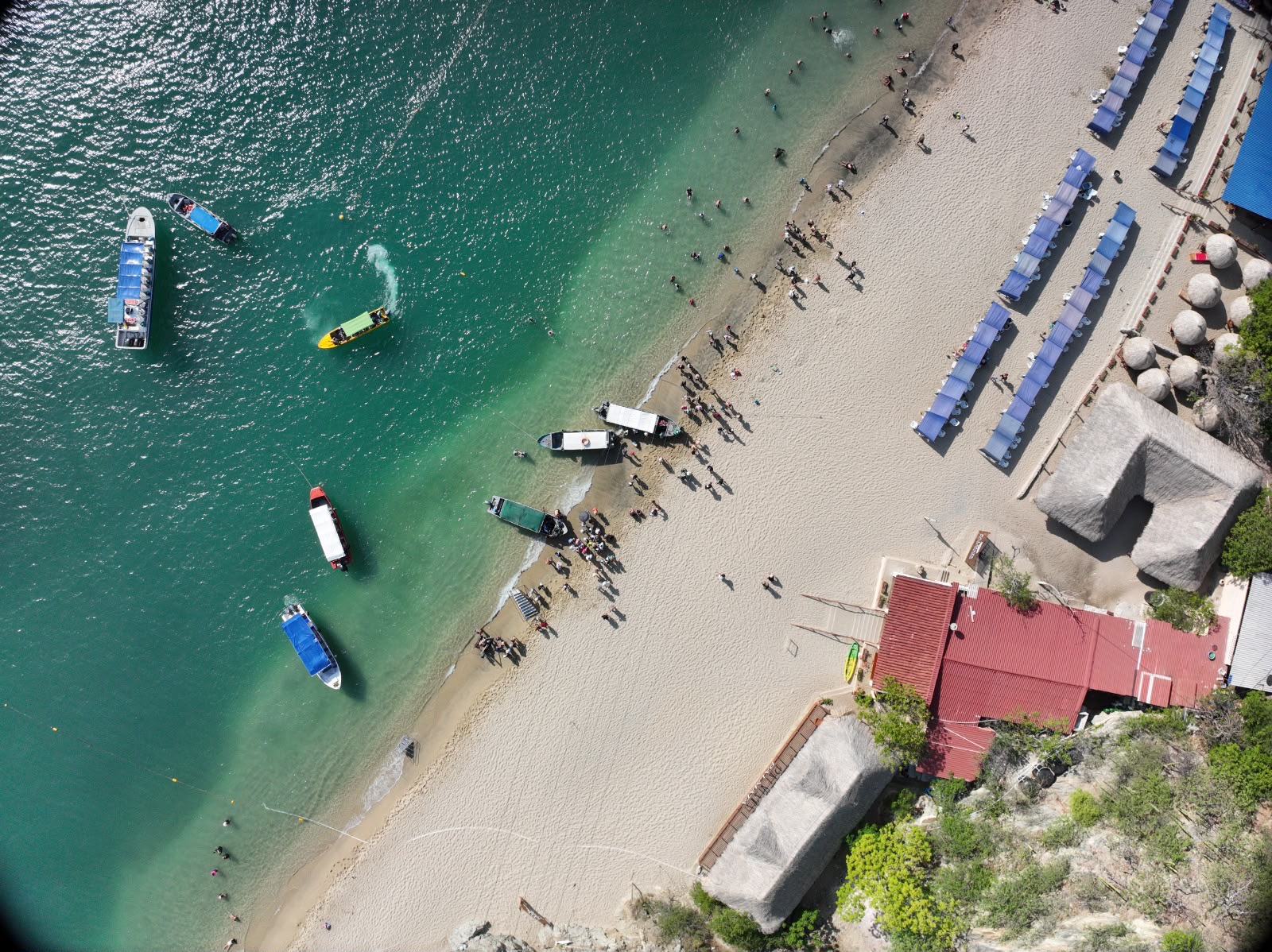 Dimar fortalece el ordenamiento costero de Santa Marta con 10 concesiones marítimas