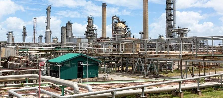 Latinoamérica produjo 318 millones de barriles de petróleo en abril, un 10 % más que hace un año