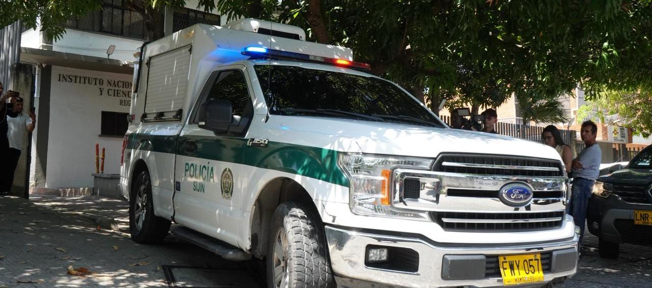 Cuerpos de ‘Bendito Menor’, ‘La Bebecita’ y otros dos abatidos llegaron a Medicina Legal en Barranquilla