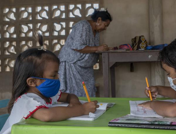 Escuelas en Colombia, blanco del conflicto: más de 21.000 estudiantes afectados