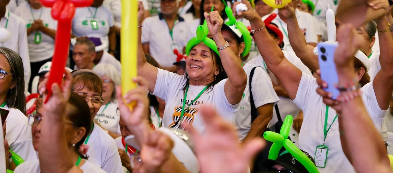 1.800 adultos mayores participaron en jornada de bienestar en el Gran Malecón