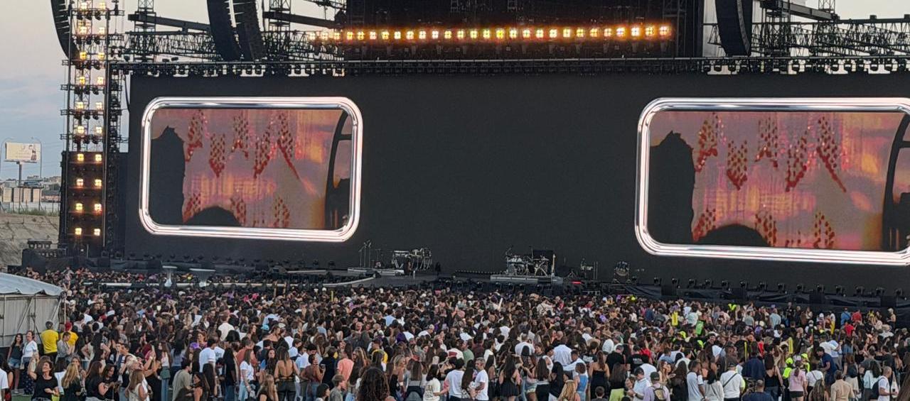 Shakira reúne a varias generaciones en Madrid con sabor colombiano