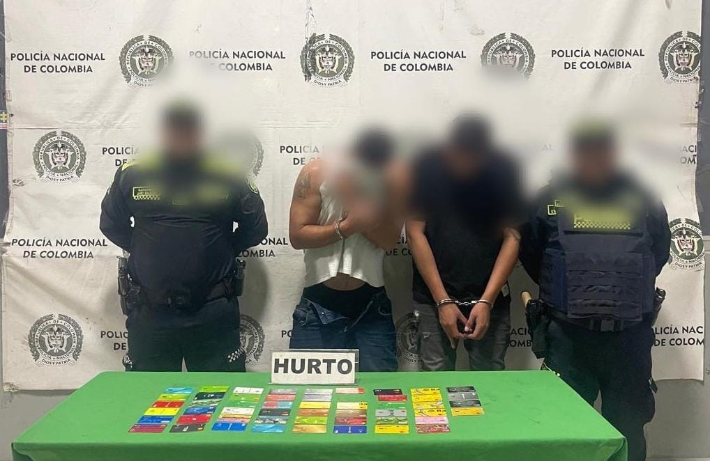 Capturan a dos hombres señalados de cometer hurtos con el ‘cambiazo’ de tarjetas en Barranquilla