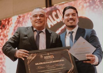 Alcalde de Galapa, Fabián Bonett, recibe reconocimiento como Mejor Alcalde Municipal en los Premios Politika 2026
