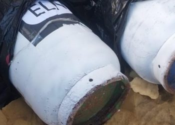 Policía halla otros dos cilindros con alusiones al ELN en parqueadero de Soledad
